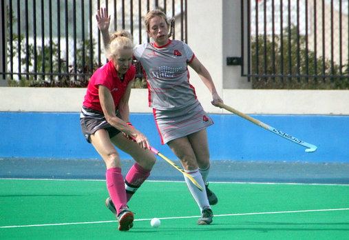 Budgies Defeat the Longtails at the Sports Center (Hockey)