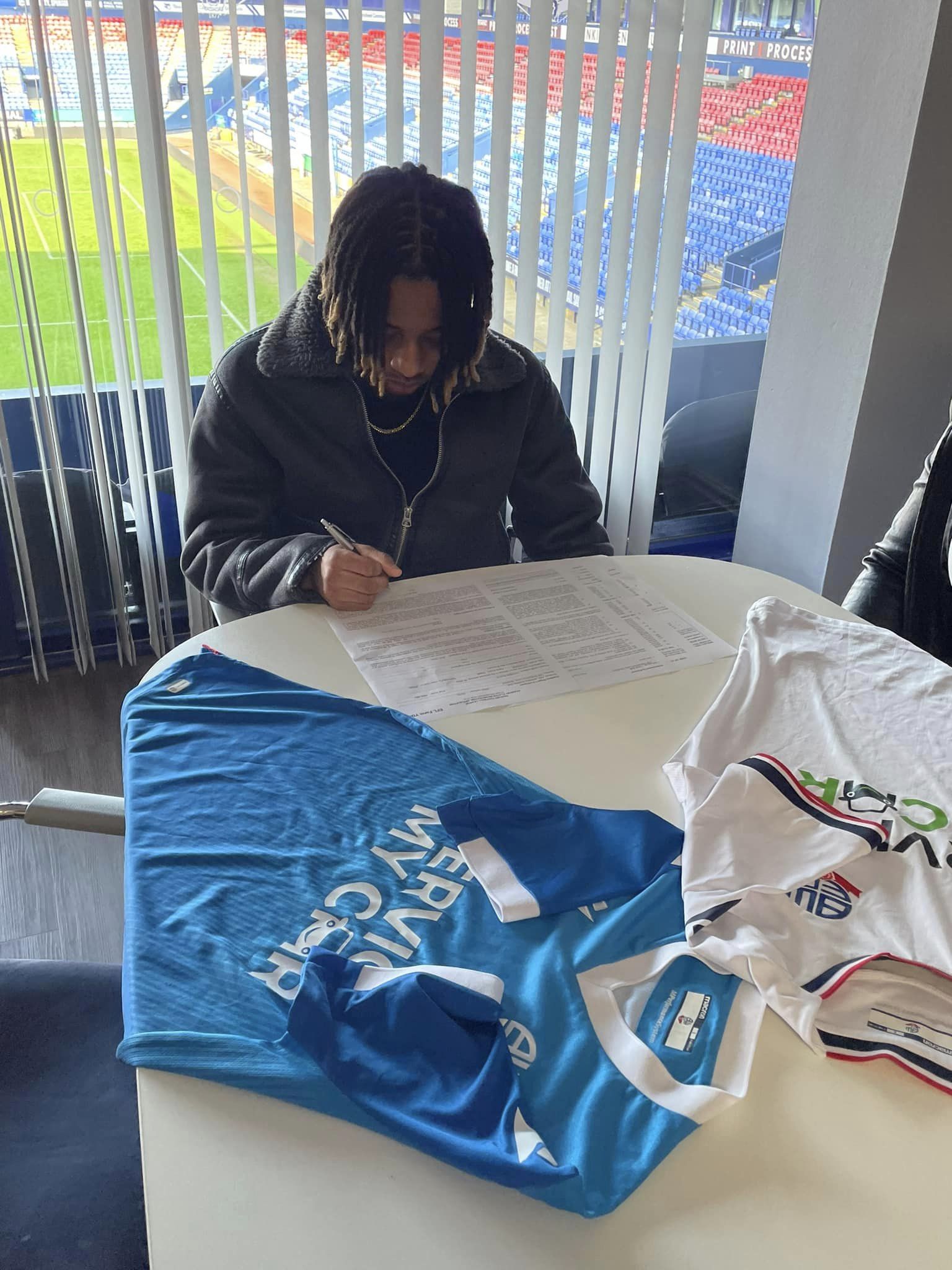 Zuill Signs with Bolton Wanderers (Youth Soccer)